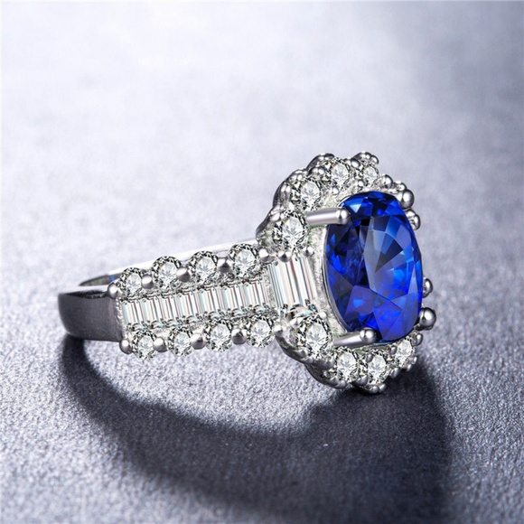 Elegant 925 Silver Ring Oval Cut Blue Sapphire New - Picture 5 of 5